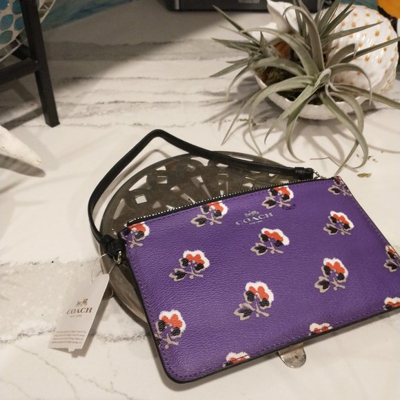 Coach Small Wristlet Bramble Rose Print Canvas-BNWT - Picture 3 of 9